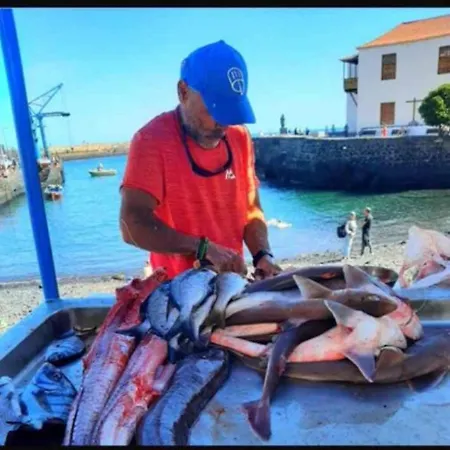 Atico En El Muelle Apartment *